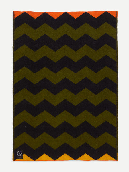 ZIGZAG BLANKET IN GREEN